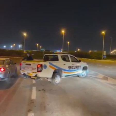 الاعتداء على شابين وسرقة سيارتهما قرب صالة الهبوط في مطار بن غوريون